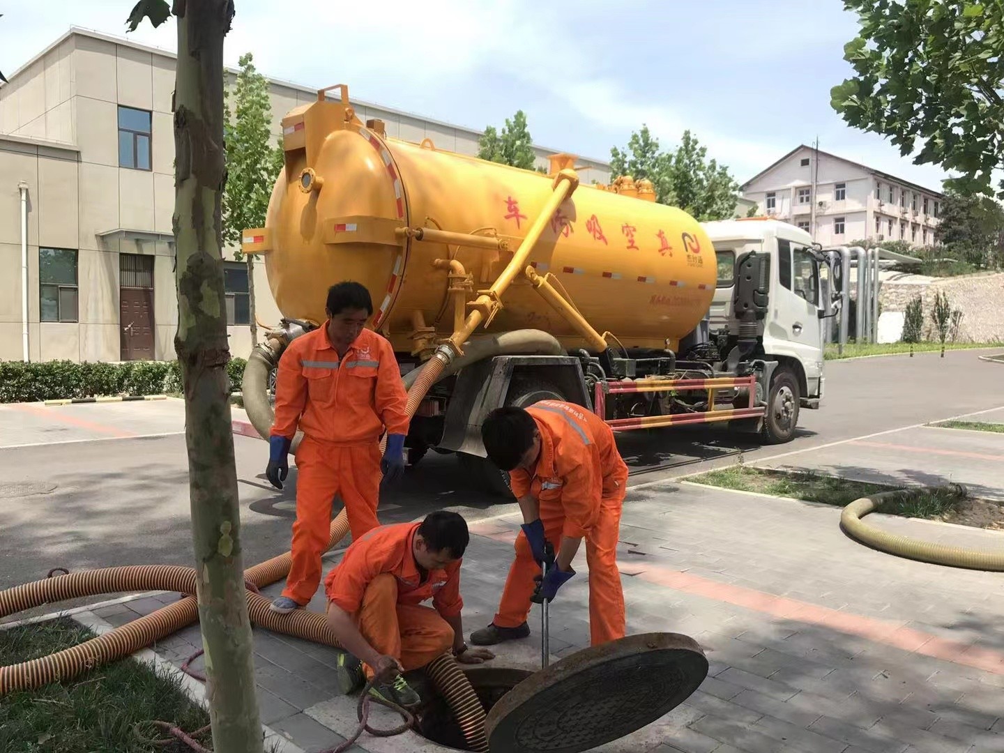 双阳化粪池清理与5-8吨吸粪车施工效率分析